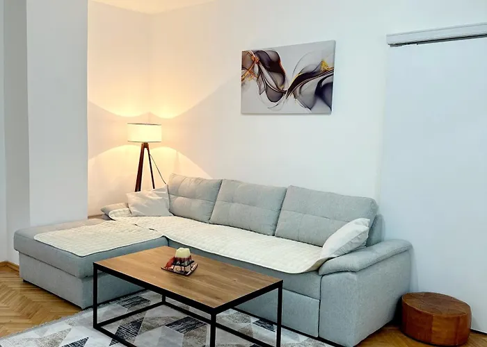 Lina's -modern & Cozy Skopje